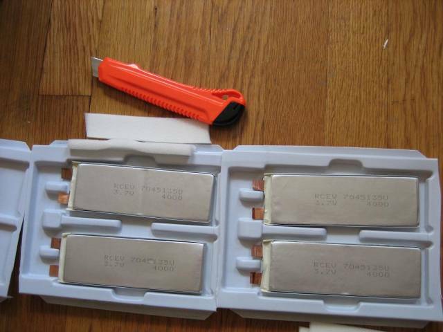 3.7 lipo cell.JPG