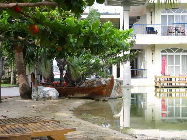102-0241_IMG.JPG