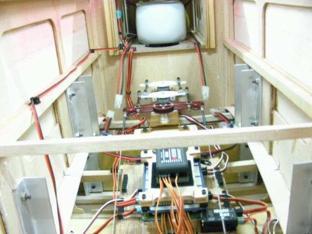 機內電裝DPSI拉線完成