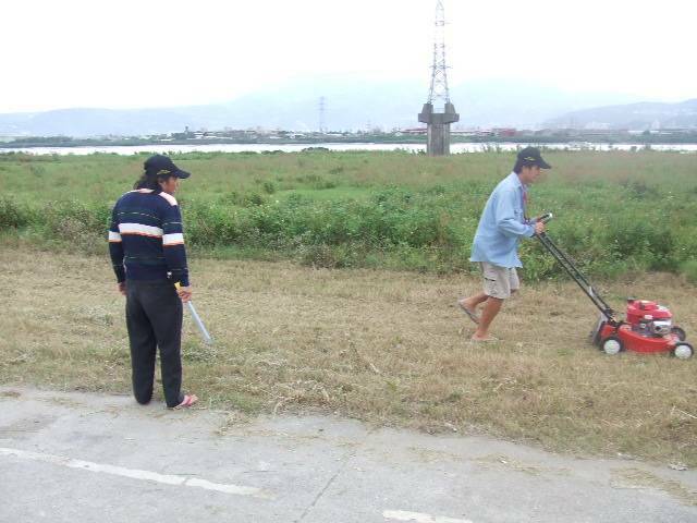 還摸魚，動作快