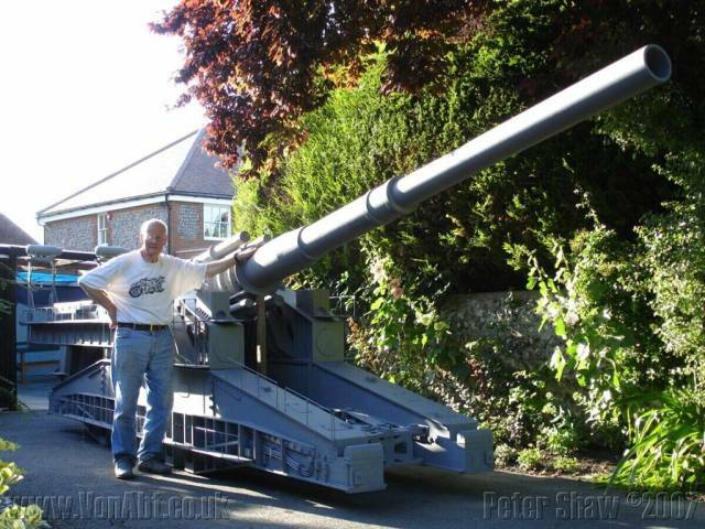 1-6 Dora Railwaygun-02.jpg