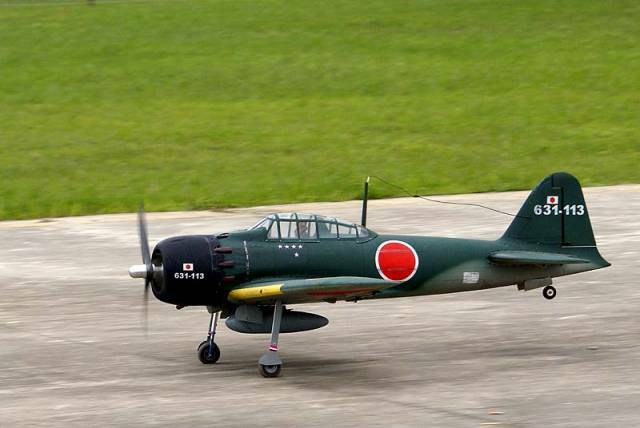 全像真改造後ㄉ原型機52丙式代3講和副油箱飛行