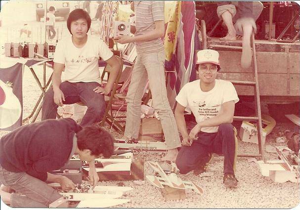在76年香港船模大赛拍的,當時參加项目人次也達100多人！當年也是OCTURA船漿的代理