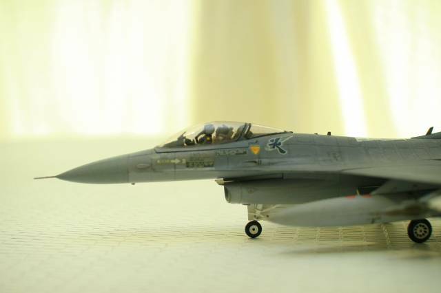 完成訓練任務降落的F-16C戰機