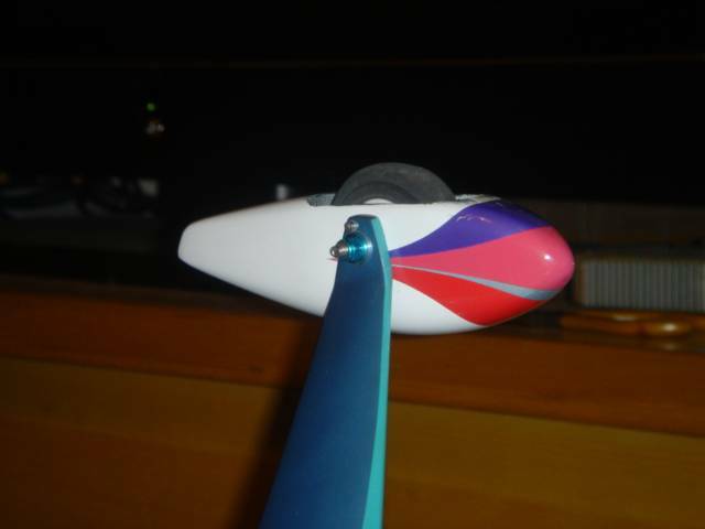 輪鞋內側的固定方式