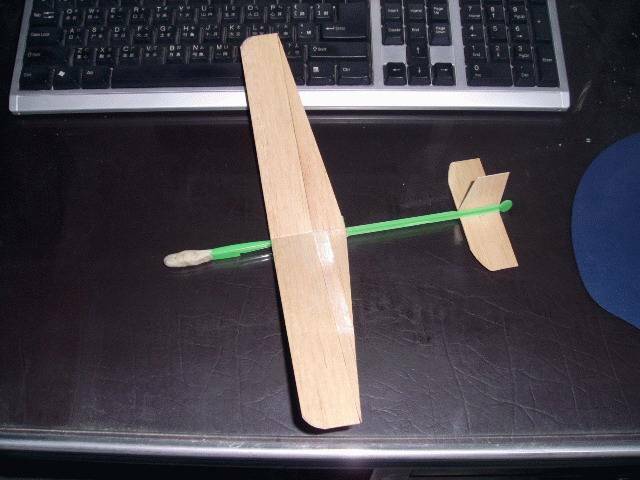 翅膀顛倒就變成二號機