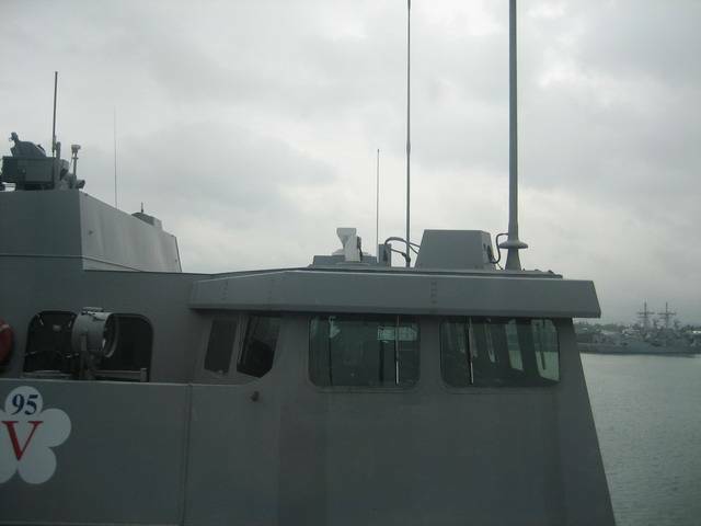 實艦
