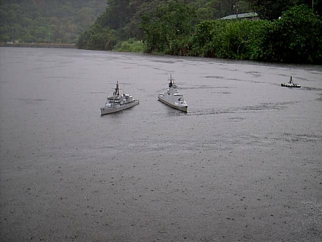 雙艦併航