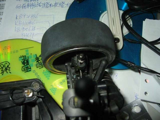 我用三秒膠黏住了