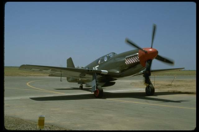 P51B 剃刀背座艙