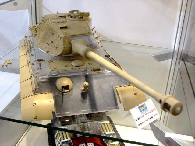 1-16 trumpeter KT-01.jpg