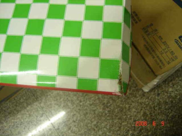 這就是全機唯一受傷的部分不影響飛行