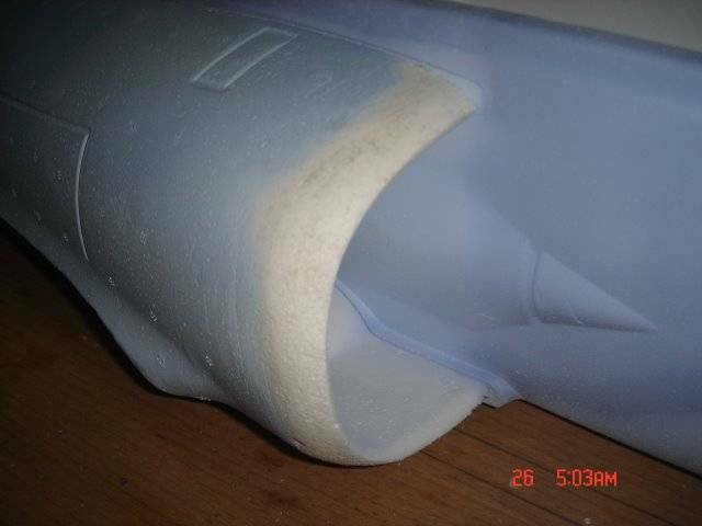 把進氣口修圓,減少阻風增加像真度