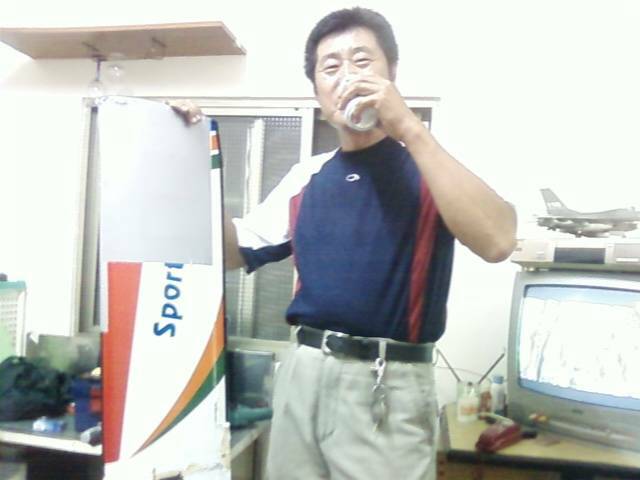 喝掉啤酒後白虎又復活了