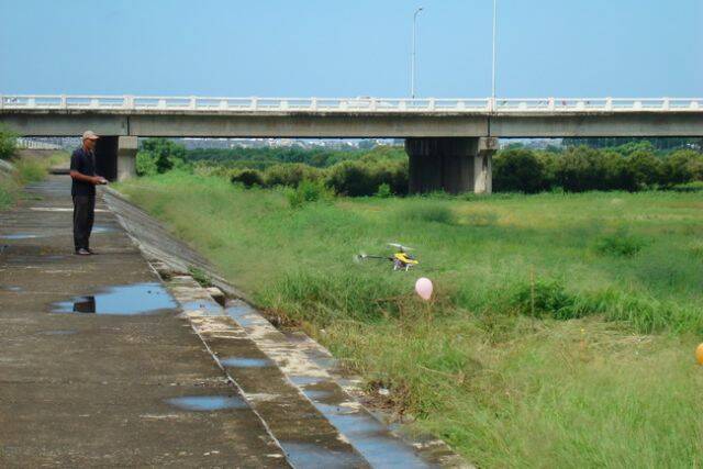042.JPG