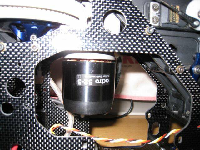 32-3_motor.jpg