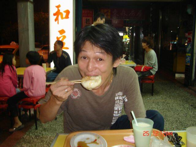 小嘴阿隆眼睛比阿川大!!