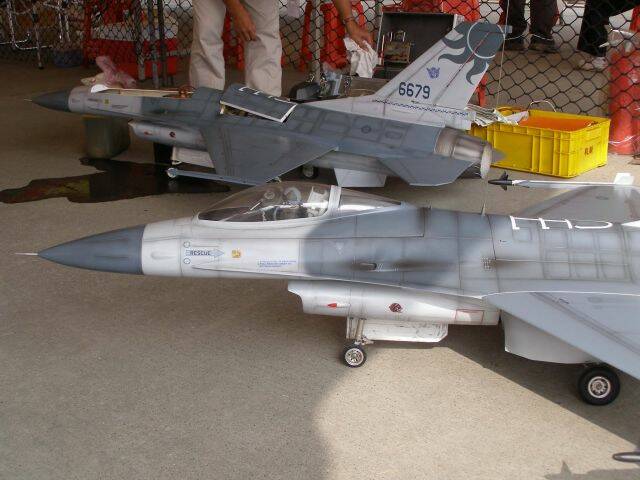 F16-1.jpg
