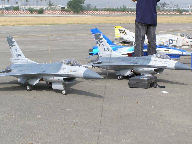 F16-3.jpg
