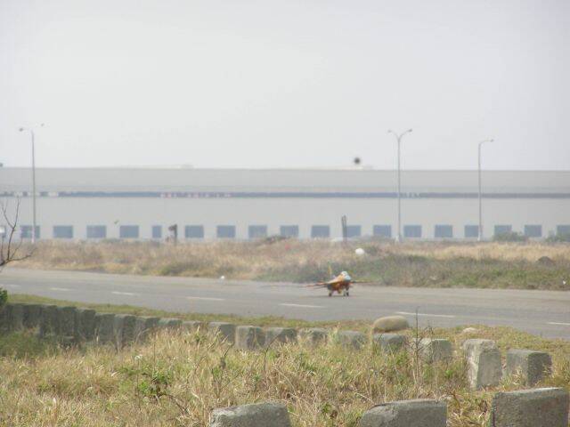 F16-2.jpg