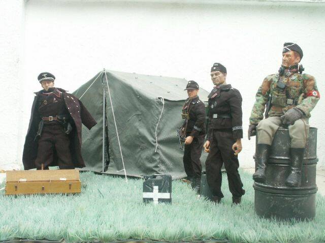 TANK CREW.JPG