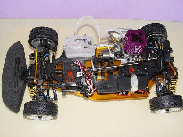 1/10 燃油引擎遙控車賣４５００