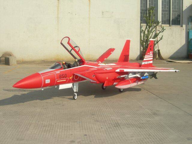 F15e04.jpg