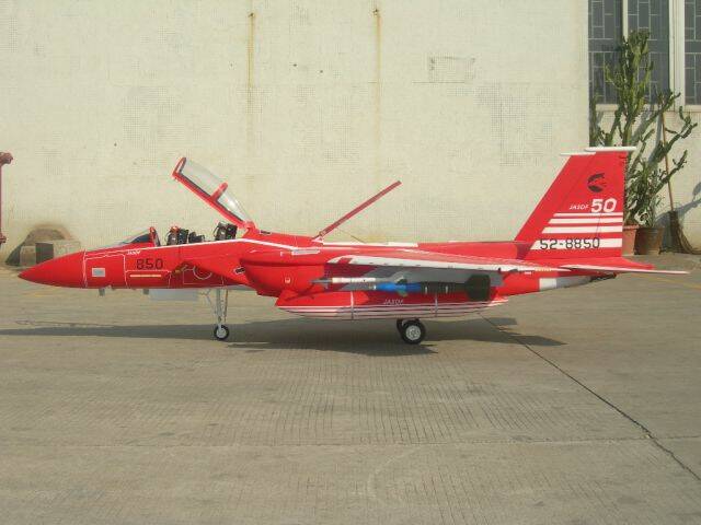 F15e05.jpg