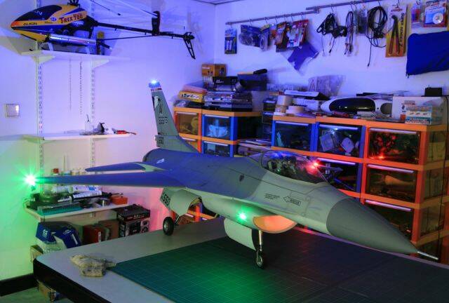 f16a.jpg