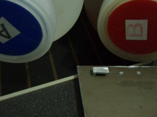 用AB膠黏著