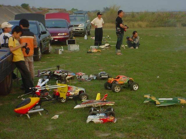 大人玩油車小朋友玩小電大腳