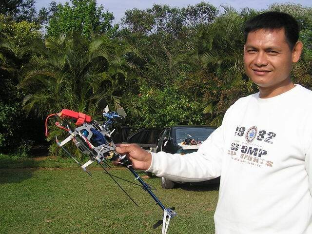 黑人炸機-2.JPG