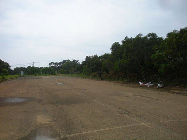 嶺東基地~跑道邊的小飛機