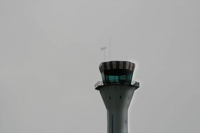 防空警報響徹彰濱，塔台呼叫警戒機立即升空