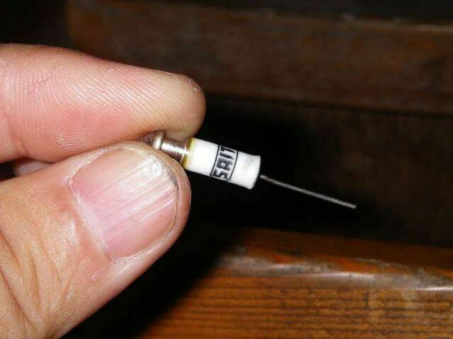 還沒裝機就震斷了！