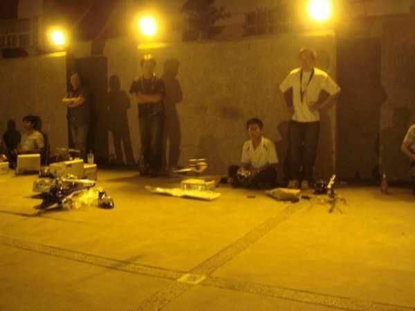悠閒的夏夜來飛250