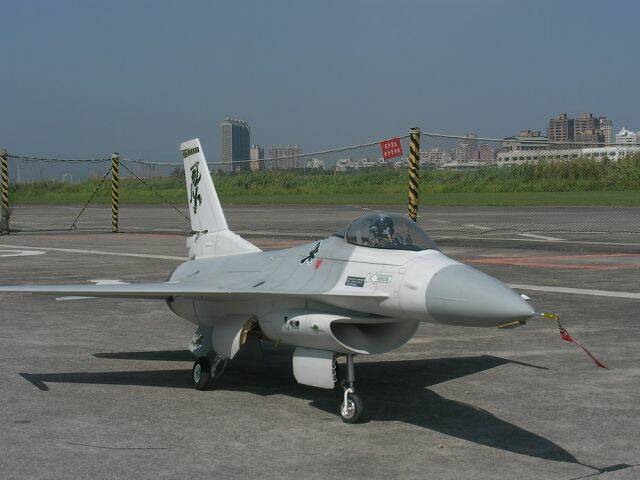 F-16_980512-005.JPG