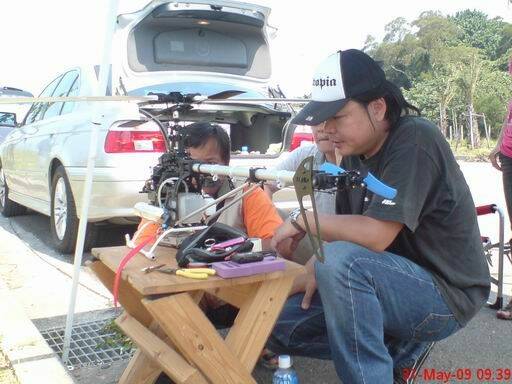 義隆大大努力修機子中！～～～