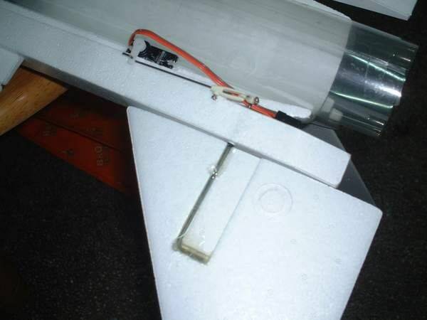 f-16tail.jpg