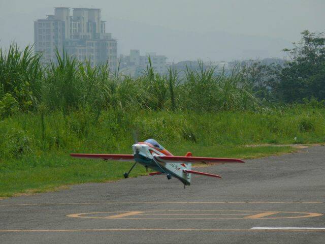 L1000896-1.JPG