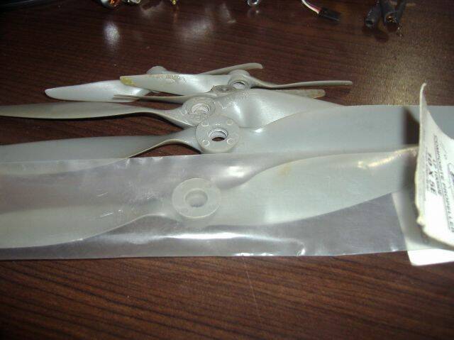 APC電機用10*5  12*6  9*6  4.1*4.1  5*5  4.7*4.7 一批300含運.......已售出