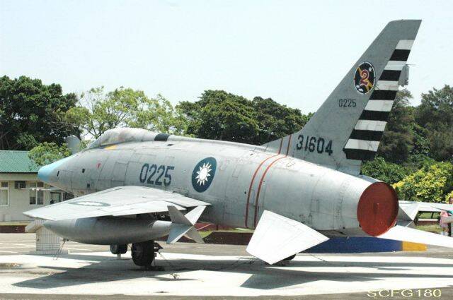 F100A-2.jpg