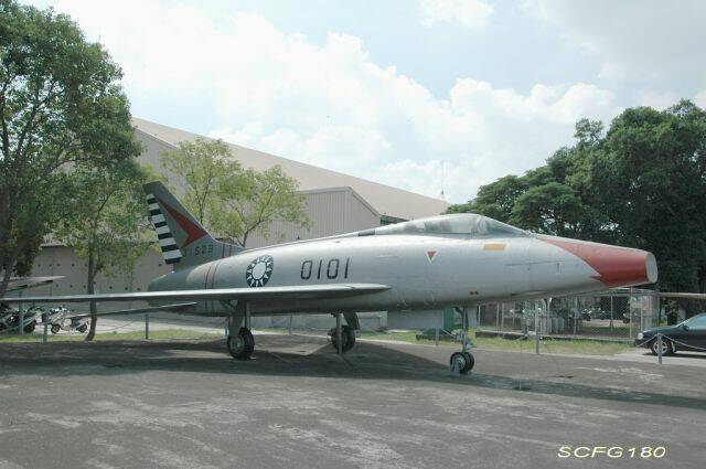 F100A-4.jpg