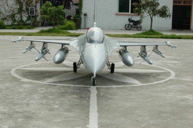 F-16C-1.jpg