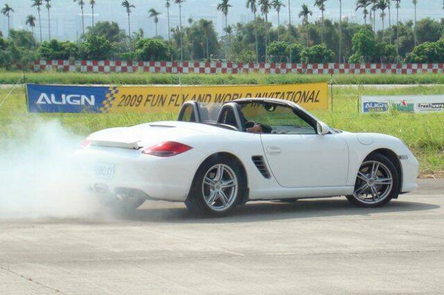 porsche-8.jpg