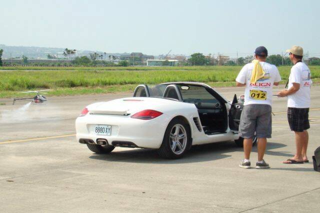 porsche-2.jpg