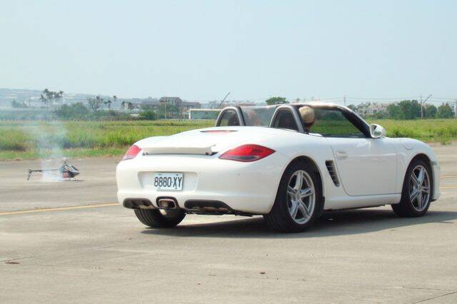 porsche-3.jpg