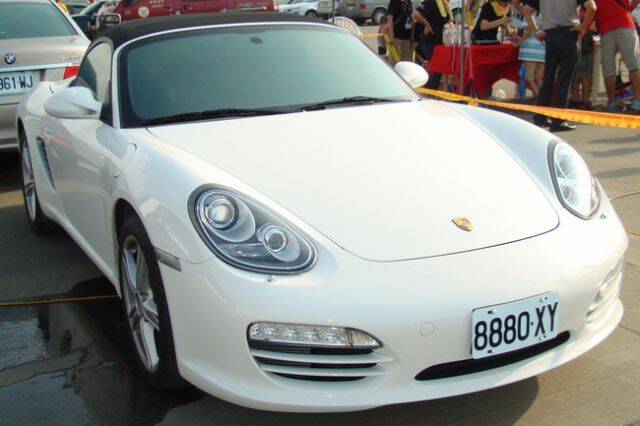 porsche-1.jpg