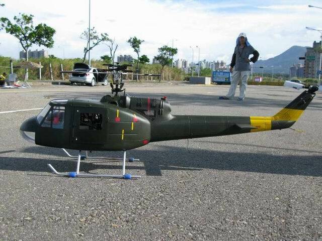 UH-1HV06.jpg