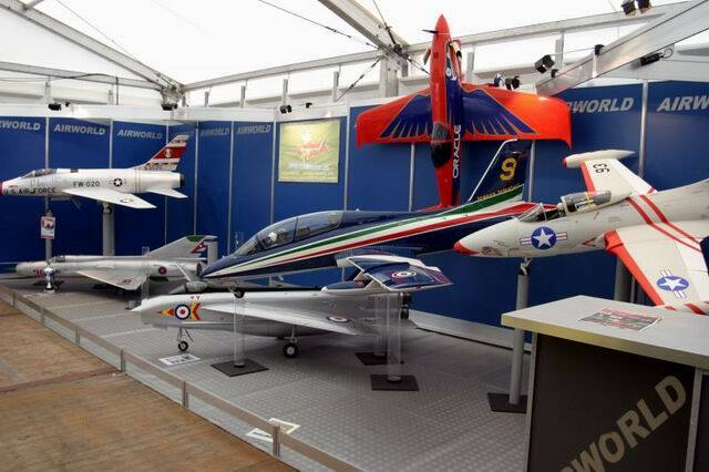 Airworld 展示櫃檯